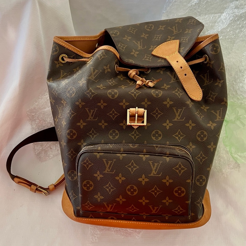 Louis Vuitton~Monogram GM Montsouris Backpack / Unisex